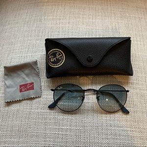 Ray-Ban round metal sunglasses
